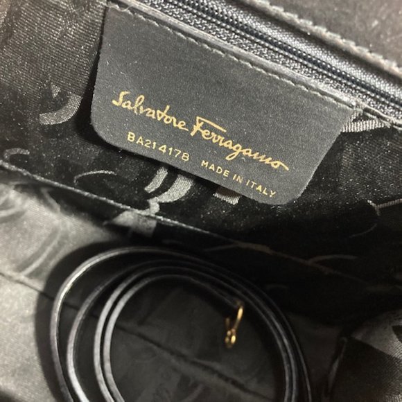 Vintage 1970s/80s Salvatore Ferragamo bow bag made of glove hand top leather - Picture 8 of 10